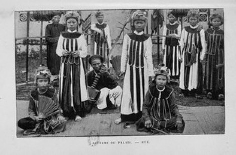 Du ký Việt Nam: Lễ Nghinh Xuân