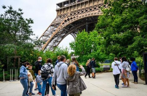 Du lịch Pháp gặp thách thức từ cuộc đình công Tháp Eiffel