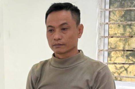 Dùng 'ảnh nhạy cảm' tống tiền tình cũ, bị khởi tố