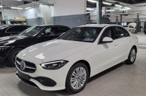 Giá bán Mercedes C-Class tại Việt Nam giảm 260 triệu đồng, thấp hơn cả Toyota Camry