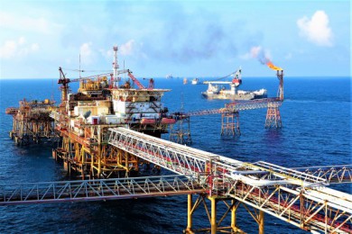 Giá dầu thô ảnh hưởng đến chu kỳ kinh doanh của ngành dầu khí tại Việt Nam