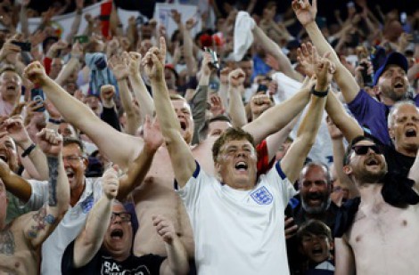 Giá vé chung kết kinh hoàng hơn 2,1 tỉ đồng/cặp, báo Tây Ban Nha: UEFA dối trá