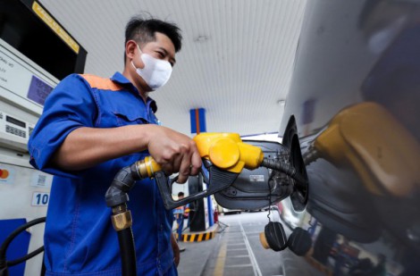 Giá xăng dầu hôm nay 21.10.2025: Xăng sẽ giảm bao nhiêu đồng một lít?
