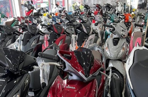 Giá xe máy Honda tiếp tục “phá đáy”