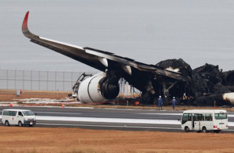 Giải mã kỳ tích vụ cháy máy bay không ai thiệt mạng ở Nhật Bản