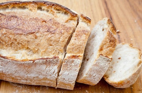 Giật mình trước loạt tác hại không ngờ từ thói quen ăn bánh mì trắng mỗi ngày