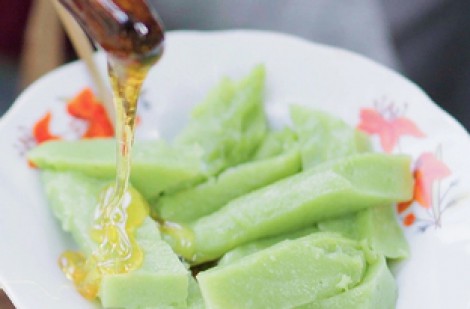 Giữ hương tết xưa: Kỳ công bánh đúc xanh cho lộc đầu năm