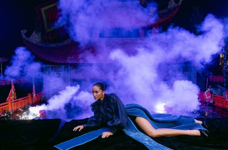 H’Hen Niê thần thái ngút ngàn trong không gian Nhà hát múa rối Thăng Long