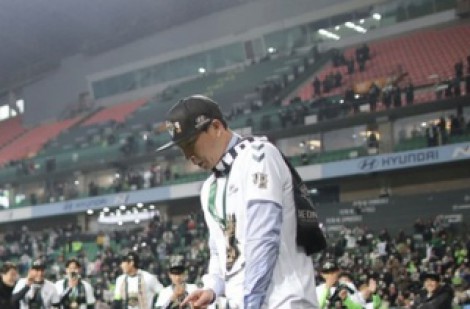 HLV Kim Sang-sik: Độc đáo hình ảnh nhảy hip hop và điều ít người biết với sao Bayern Munich