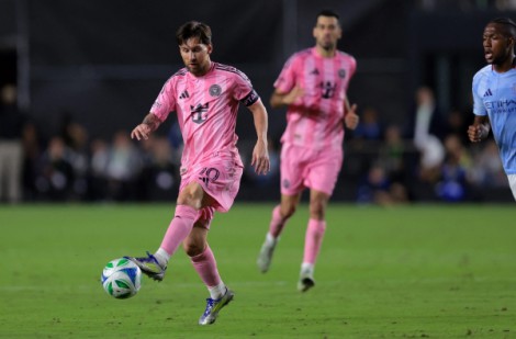 HLV Mascherano quyết liệt bảo vệ Messi trước sức ép từ MLS