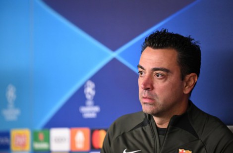 HLV Xavi phản ứng trước tin đồn bị CLB Barcelona sa thải