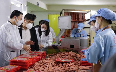 Hà Nội tập trung cao điểm kiểm tra an toàn thực phẩm dịp Tết và Lễ hội Xuân 2024