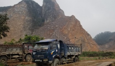 Hải Phòng: Doanh nghiệp nổ mìn khai thác đá vượt mốc giới bị người dân chặn cổng