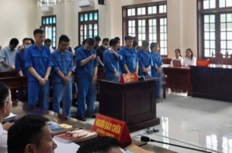 Hải Phòng: Tuyên án loạt cựu cán bộ hải quan tiếp tay buôn lậu hơn 1.800 tỉ