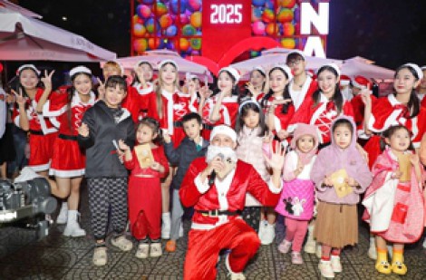 Hào phóng như ông già Noel Đà Nẵng