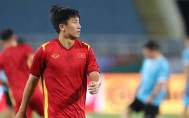 Hậu vệ Bùi Tiến Dũng lỡ hẹn với đội tuyển Việt Nam vì lý do sức khỏe