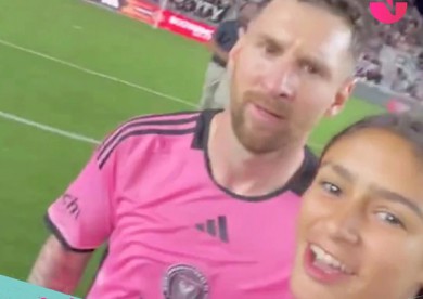 Hé lộ danh tính cô gái trẻ selfie với Messi, tiết lộ điều bất ngờ