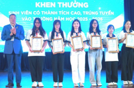 Học giỏi ở phổ thông, được trường cao đẳng cấp học bổng