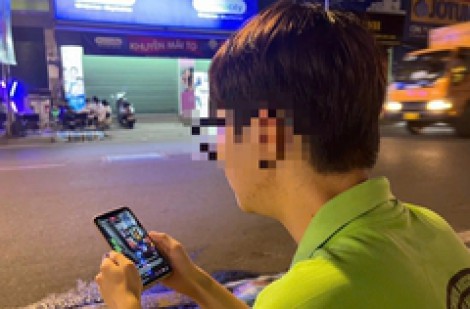 Hơn 1,5 triệu người xem livestream của ViruSs: Vì sao người trẻ lại thích ‘hít drama’?