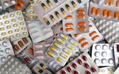 Hơn 500 loại thuốc ở Mỹ sẽ tăng giá trong vài ngày tới