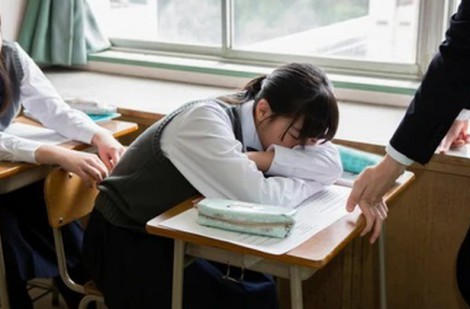 Hơn một nửa học sinh Nhật Bản thiếu ngủ