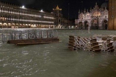 Italy: Lũ lụt khiến hàng nghìn người phải đi sơ tán