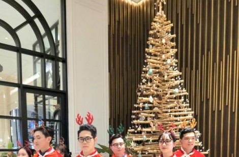 Khách sạn Potique Nha Trang tổ chức lễ thắp sáng cây thông Noel