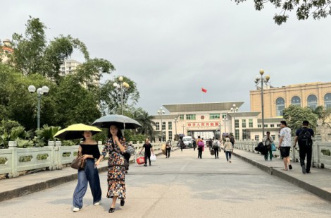 Khách theo 'tour 0 đồng' vào Quảng Ninh giảm còn 500 người/ngày