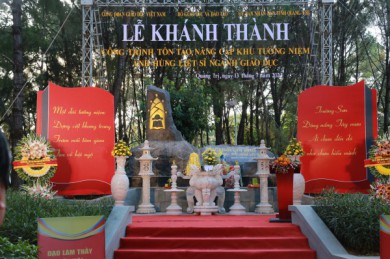 Khánh thành khu tưởng niệm Anh hùng liệt sĩ ngành giáo dục ở nghĩa trang Trường Sơn