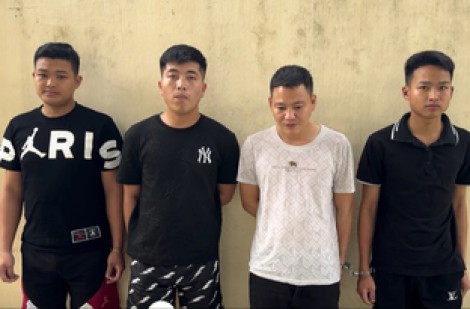 Khởi tố 4 thanh niên bắt giữ người trái pháp luật
