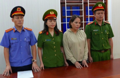 Khởi tố nữ giám đốc sản xuất hàng triệu lít dầu ăn giả