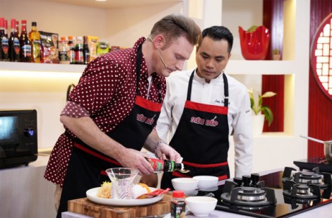 Kyo York ca vọng cổ giữa... chợ Thái Bình