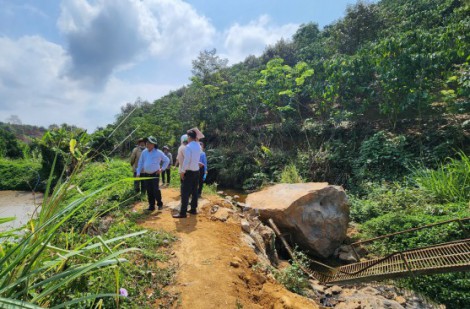 Lâm Đồng: Nổ mìn khai thác đá làm sập cầu, nát vườn cà phê