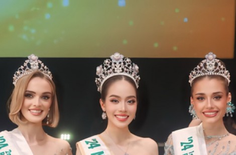 Lê Thanh Hòa nói gì khi váy dạ hội của Hoa hậu Thanh Thủy bị chê xấu?