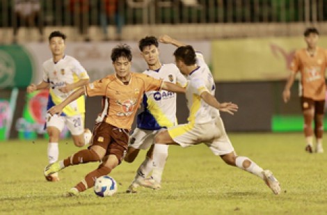 Lịch thi đấu vòng 3 V-League: Chờ ‘chiếu dưới' lại gây sốc, HLV Vũ Tiến Thành nói gì?