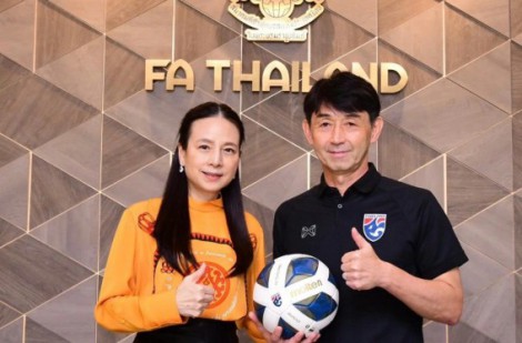 Madam Pang bị chỉ trích vì thái độ khó hiểu, đội tuyển Thái Lan đã có HLV tạm quyền