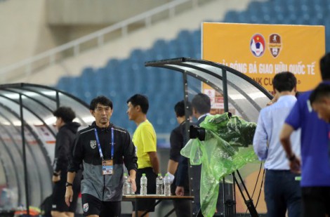 Madam Pang gây sốc, sa thải HLV Ishii dù Thái Lan giành lại cơ hội dự Asian Cup 2027
