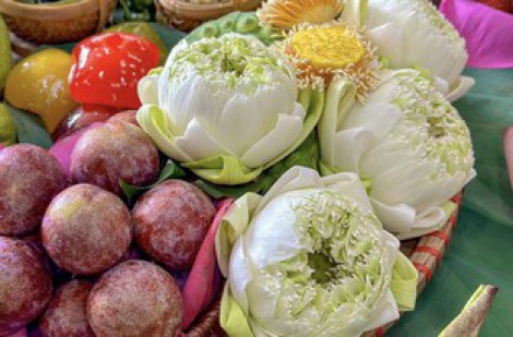 Mâm cúng Tết Đoan Ngọ đầy đủ, đẹp mắt: Dân mạng thi nhau chia sẻ