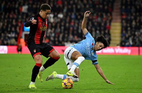 Manchester City thua toàn diện
