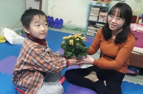 ”Mẹ Lý” 15 năm ”ngồi” gieo chữ