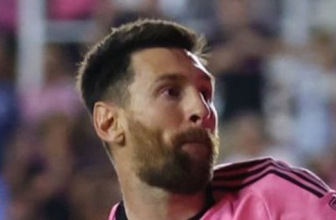 Messi đạt kỷ lục gì khiến Ronaldo phải chào thua?