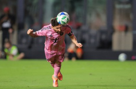 Messi ghi ngay cú đúp sau bản hợp đồng mới, Inter Miami thẳng tiến ở MLS Cup