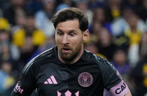 Messi ra mắt diện mạo mới cùng Inter Miami: Ghi bàn ngay trận đầu năm 2025
