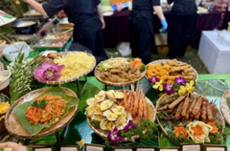 Món ngon 5 sao giá rẻ bất ngờ ở lễ hội ẩm thực hoành tráng nhất Việt Nam