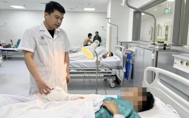 Một bệnh viện ở Hà Nội tiếp nhận 15 ca tai nạn pháo nổ trong 1 ngày