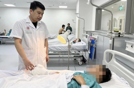 Một bệnh viện ở Hà Nội tiếp nhận 15 ca tai nạn pháo nổ trong 1 ngày