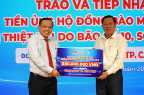 Một trường ĐH quyên góp 500 triệu đồng giúp đồng bào vùng bão lũ