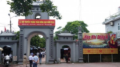 Nam Định nói gì về việc mua bán ấn tại đền Bảo Lộc?