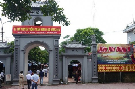 Nam Định nói gì về việc mua bán ấn tại đền Bảo Lộc?