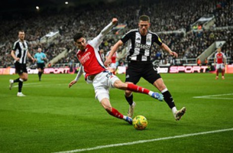 Newcastle gặp Liverpool ở chung kết cúp Liên đoàn Anh